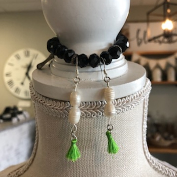 Jewelry - Freshwater pearls